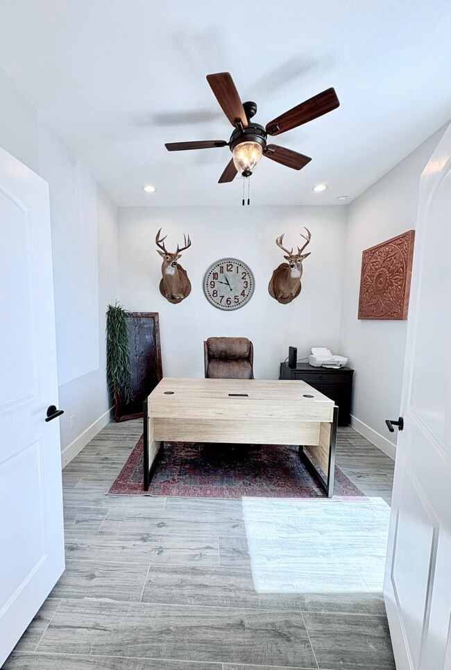 Photo - 55 Ruskin Dr W