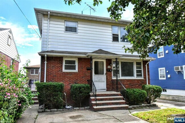 348 Westminster Pl