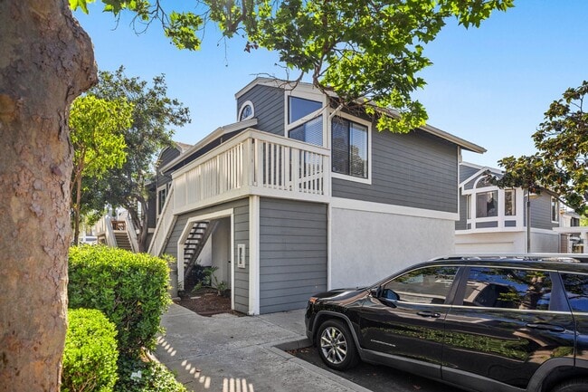 Photo - Prime Irvine Living: Bright End Unit Steps from Pool & Parks