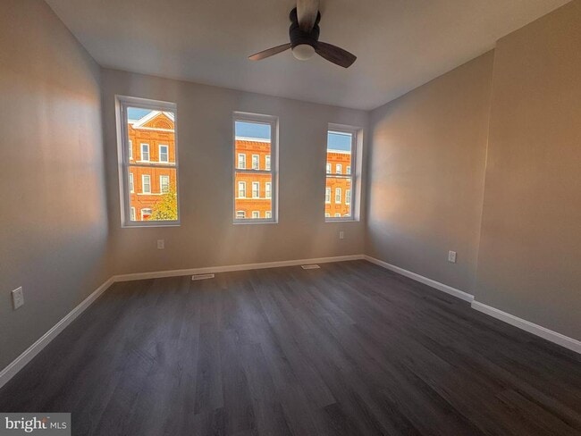 827 Harlem Ave