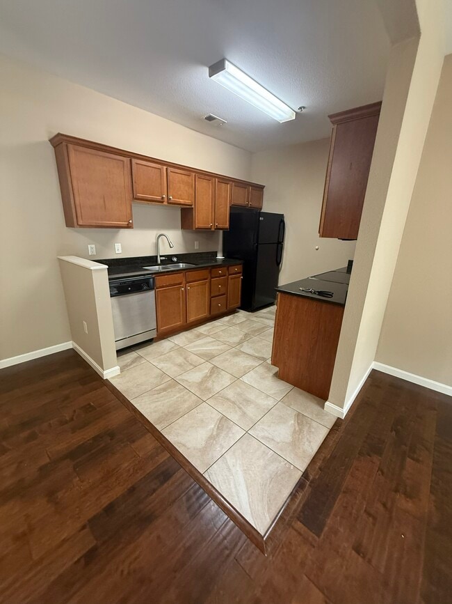 Photo - 2015 N Weinbach Ave Unit 2A