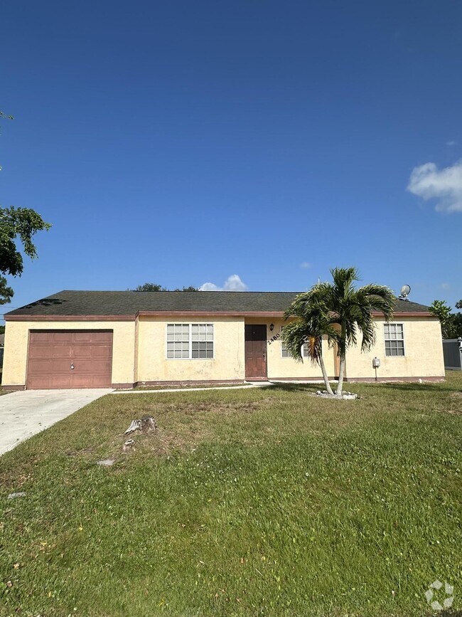 Building Photo - 2480 SE Rock Springs Dr Rental