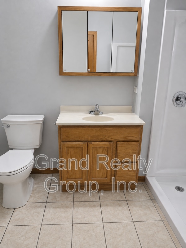 Photo - 42 E Grand Ave