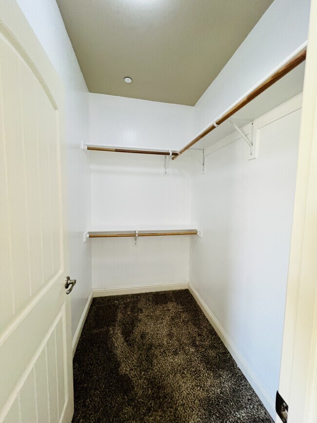 Photo - 986 Valencia Dr