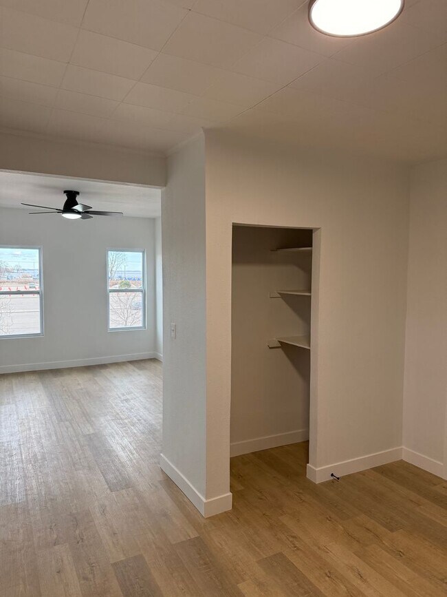 Photo - 1119 S Main St Unidad 1121 - Upper