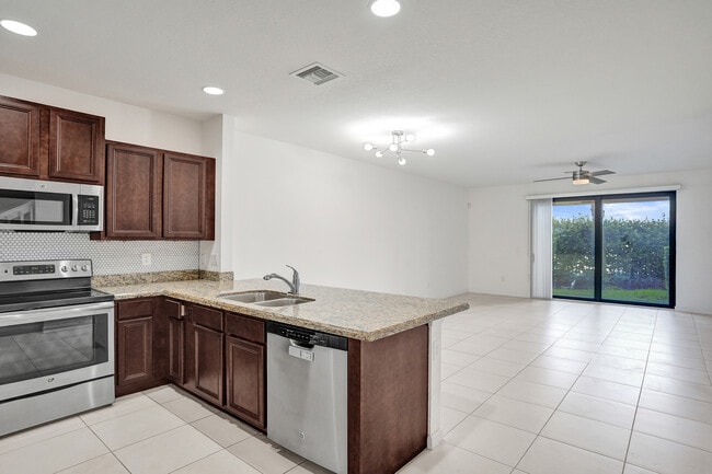 4234 N Dixie Hwy Unit 122