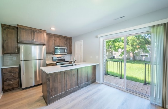 Photo - 619 4th Ave SE