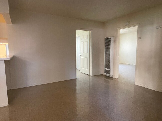 1302 E Kingsley Ave Unit 700 N. East End Ave. 19