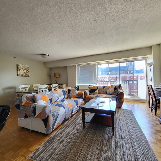 Building Photo - 1575 Tremont St Rental