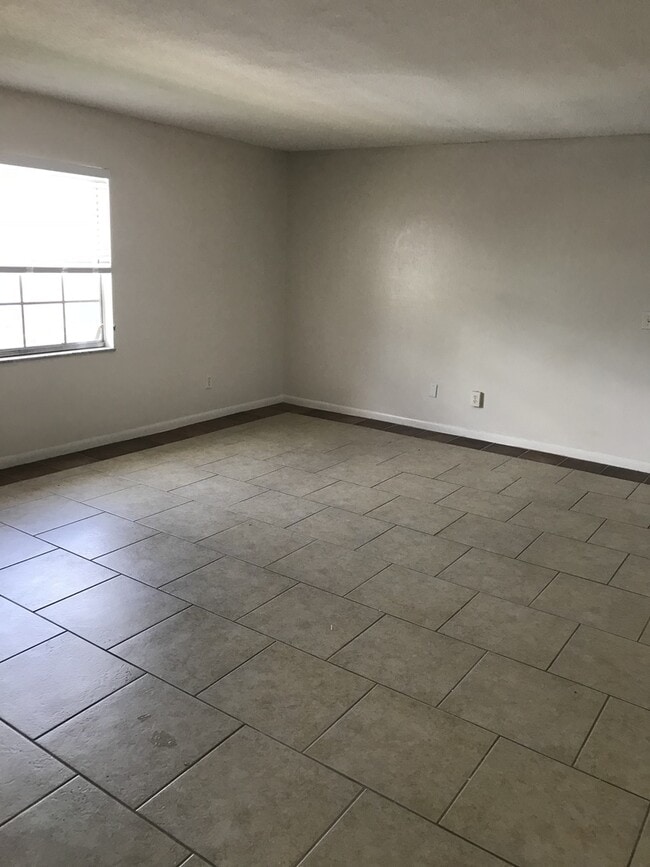 Photo - 1667 W Oak Ridge Rd Unit 1667 W Oak Ridge Road Apt D