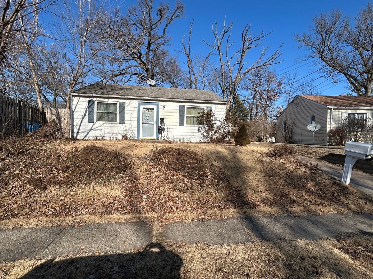 2 Bedroom 1 bathroom house with a garage! - 2 Bedroom 1 bathroom house with a garage!