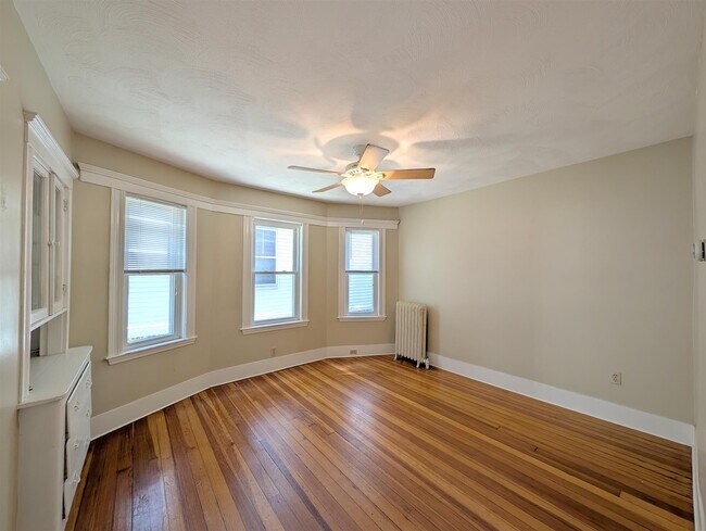 Photo - 79 Conwell Ave Unit 1