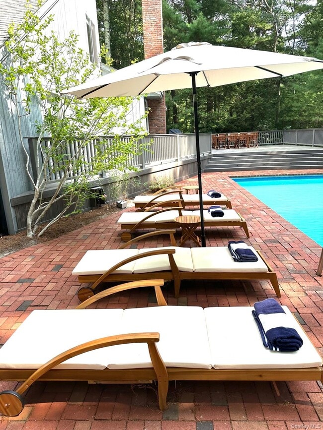 Photo - 33 Oakhill Ln