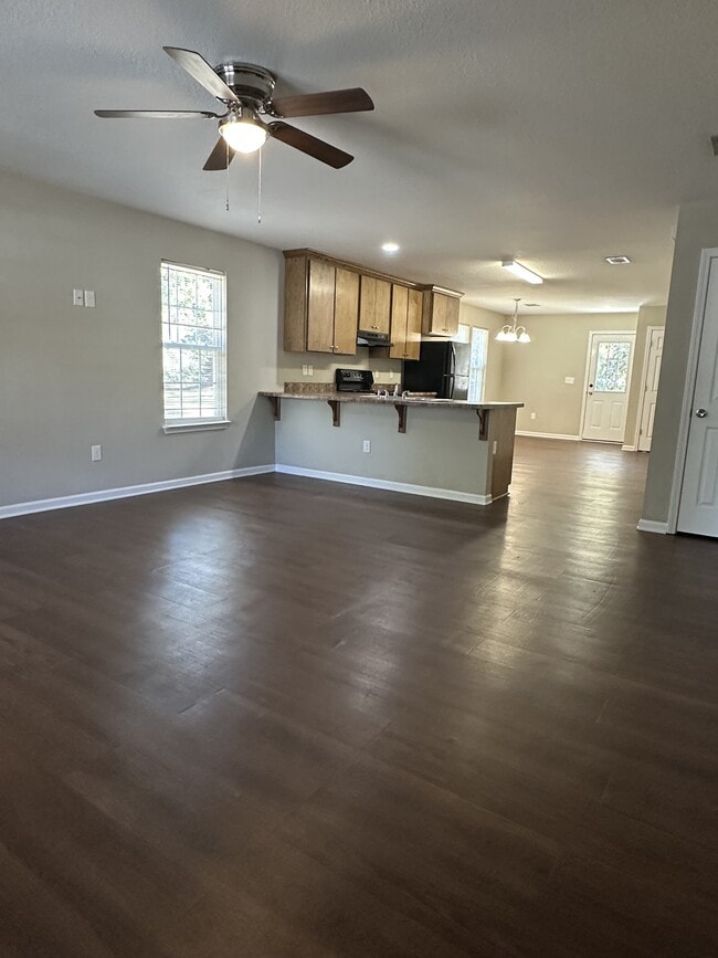 Photo - 128 Branch St