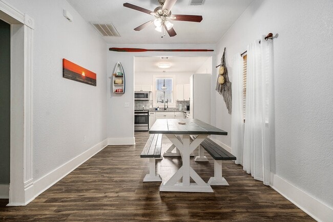 Building Photo - 2015 37th St