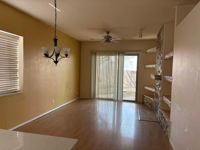 Photo - 1722 E Detroit St