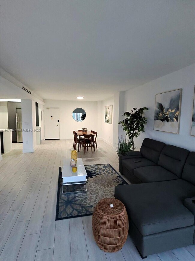 Photo - 500 Bayview Dr Unit 1723