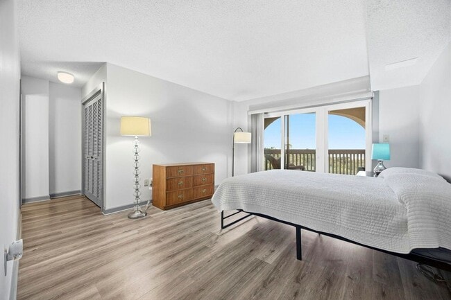 Photo - 100 Lands End Blvd Unidad 318