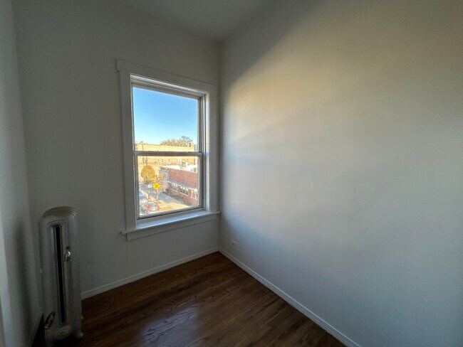 Photo - 2712 N Milwaukee Ave Unit 206