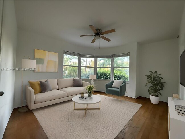 Photo - 315 W 28th St Unidad 1