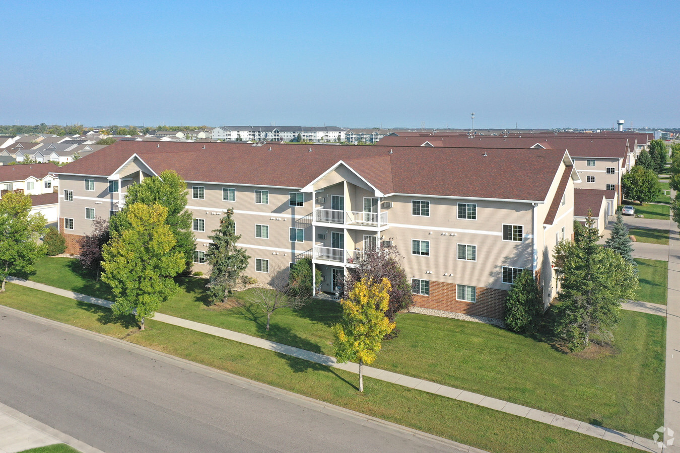 Eagle Lake Apartments - Eagle Lake Apartments