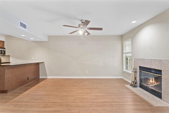 Photo - 7685 Northcross Dr Unit 423