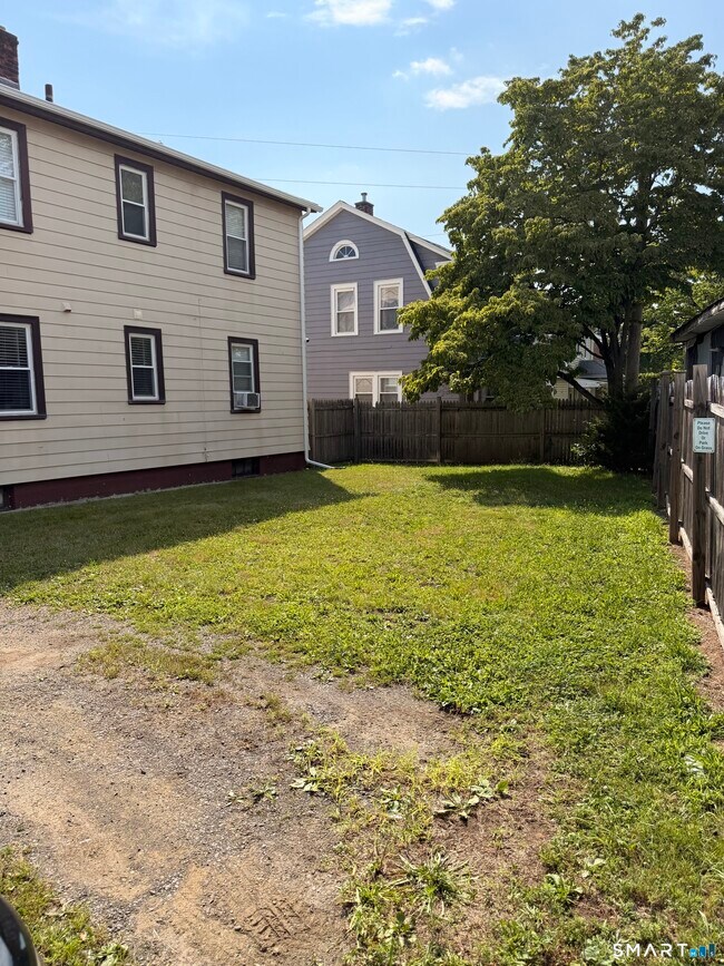 47 Woodin St