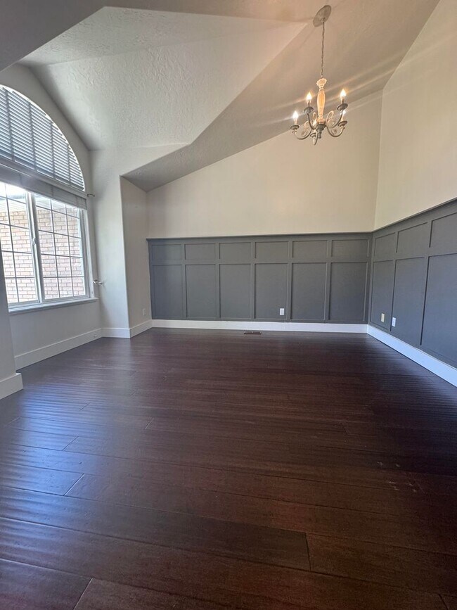 Photo - Beautiful 6 bed home!