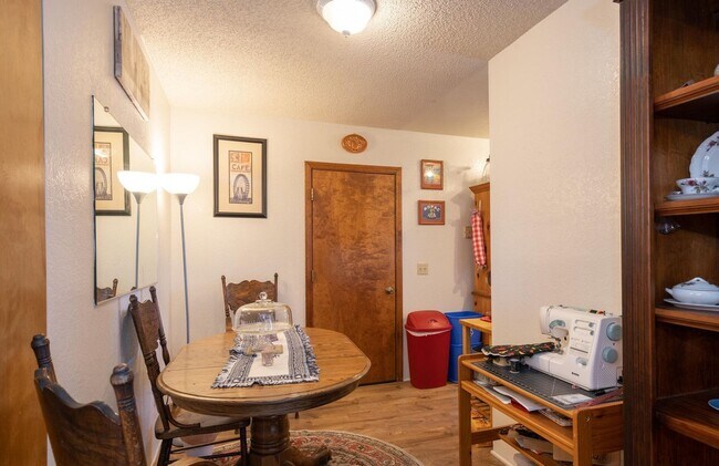 Photo - PM16-00324S: Hill Unit A