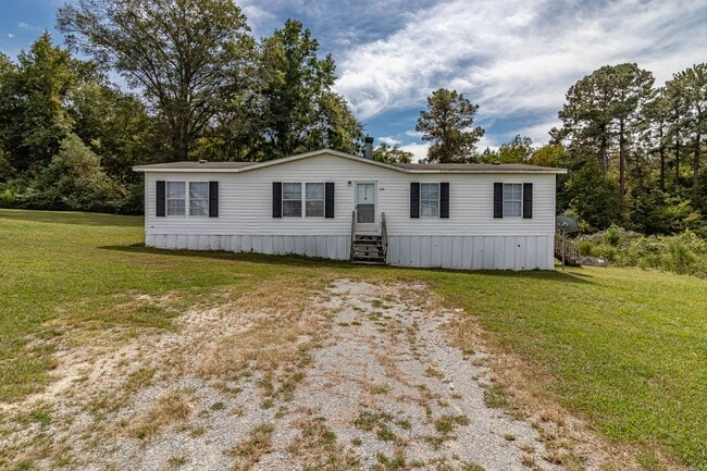 Building Photo - 3 BR | 2 BA w/ Extra Room in Pikeville! Tr... Rental