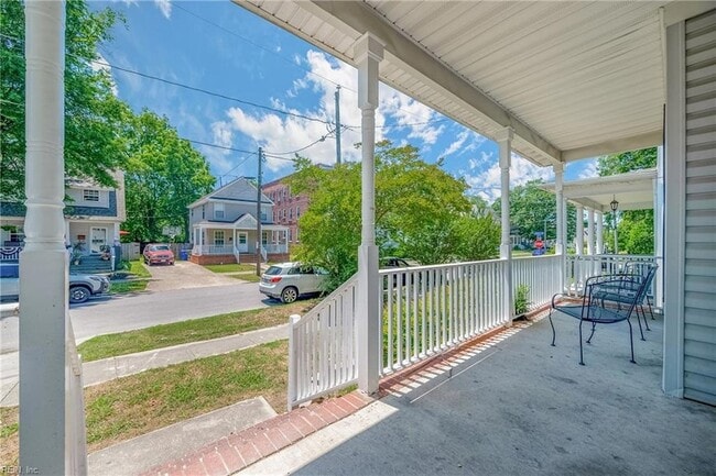 318 W 31st St