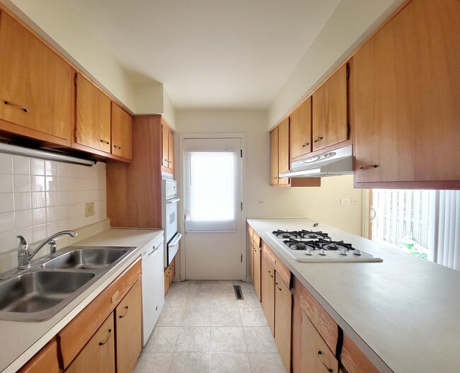 Photo - 712 Concord Ln