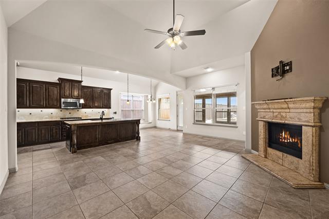 Photo - 586 Mountcastle Dr