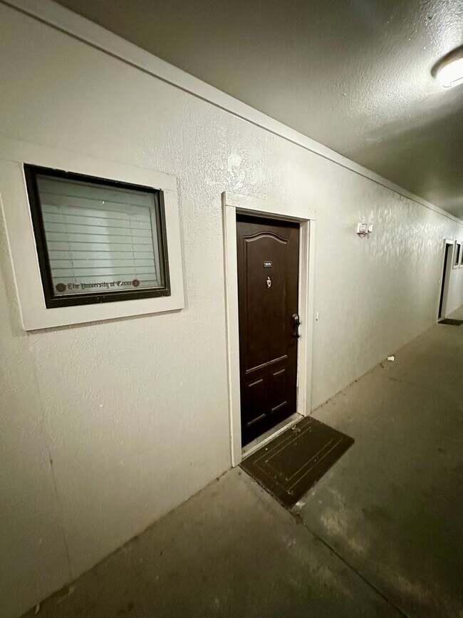 Photo - 2/2 Updated Condo in West Campus Unit 305