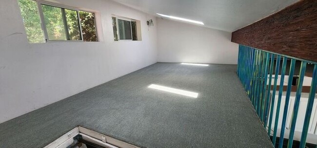 Rarely available Poolside studio cottage!