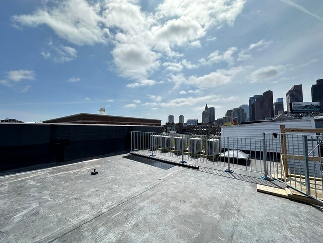 Photo - 50 N Margin St