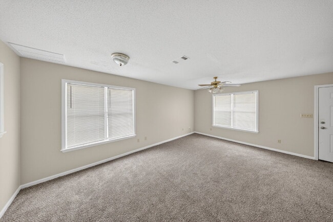 Building Photo - 1469 Green St Unit E2