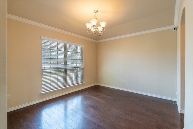 Photo - 1112 Hiddencreek Dr