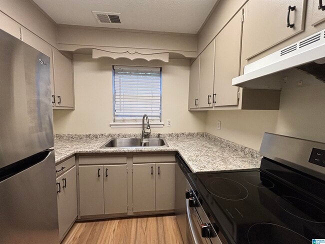 Photo - 2053 Montreat Cir Unidad B