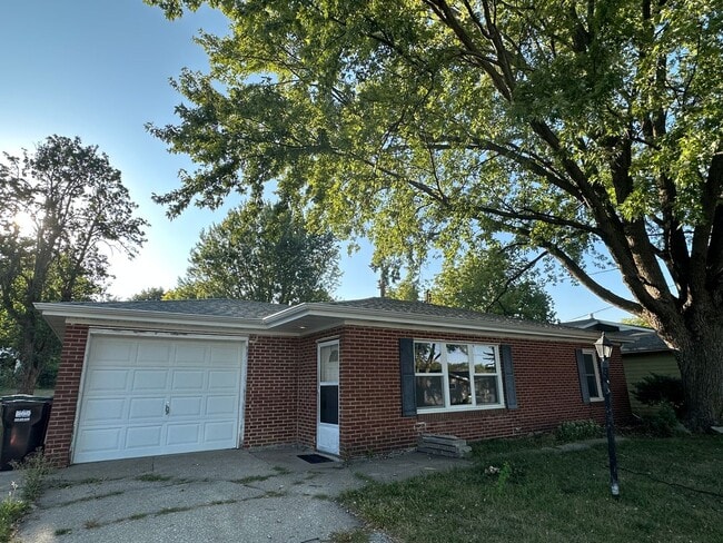 Photo - 2 bed, 1 bath home for rent in Hudson available IMMEDIATELY