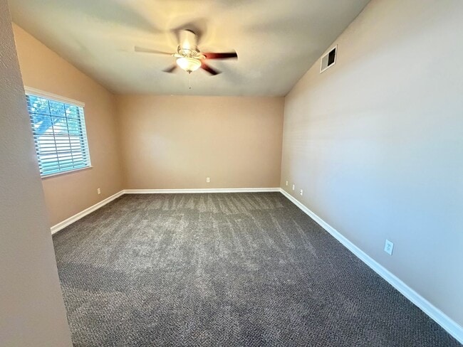 Photo - Gorgeous 3 Bed 2 Bath House in a Great Neighborhood