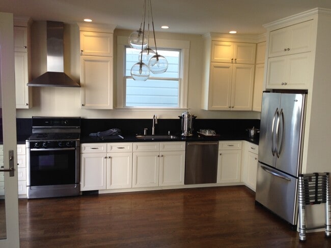 Kitchen - 1866 Golden Gate Ave Unit 1866 Golden Gate