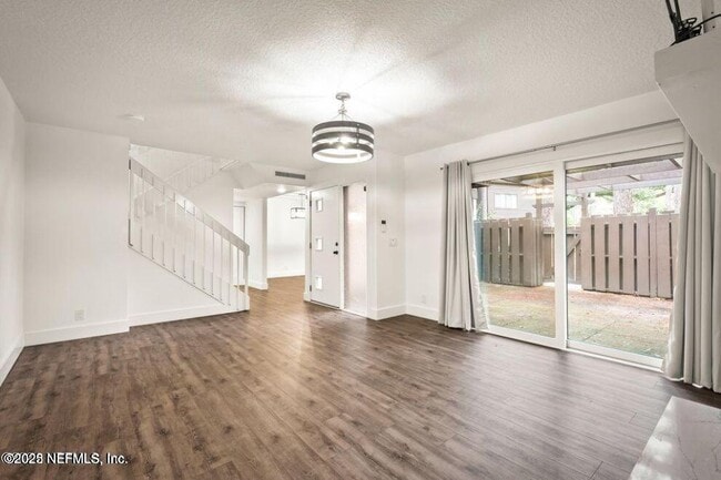 Photo - 10462 Big Tree Cir E