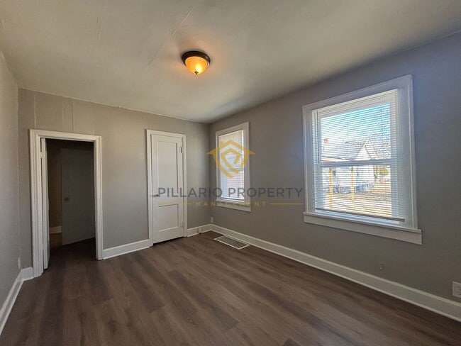 Photo - 711 W 22nd St Unit 711 W 22nd St -  2