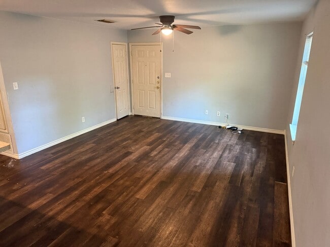 Photo - 2-bed/1-bath Duplex
