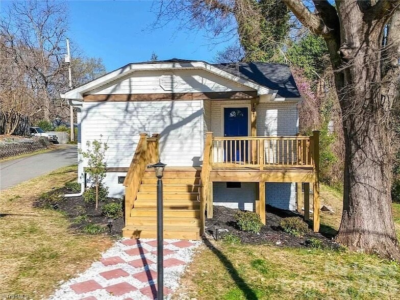 Photo - 121 Brumley Ave NE