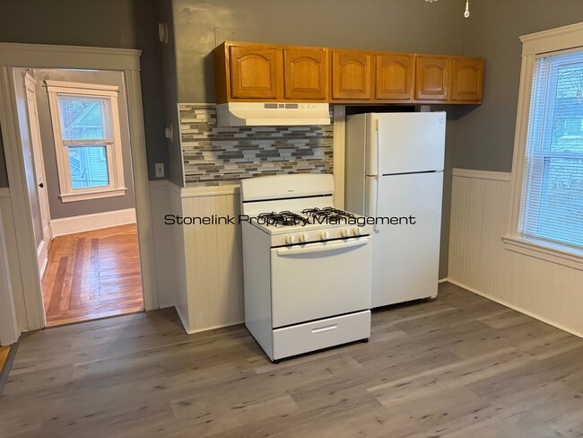 Photo - 192 Chandler Ave Unit 2