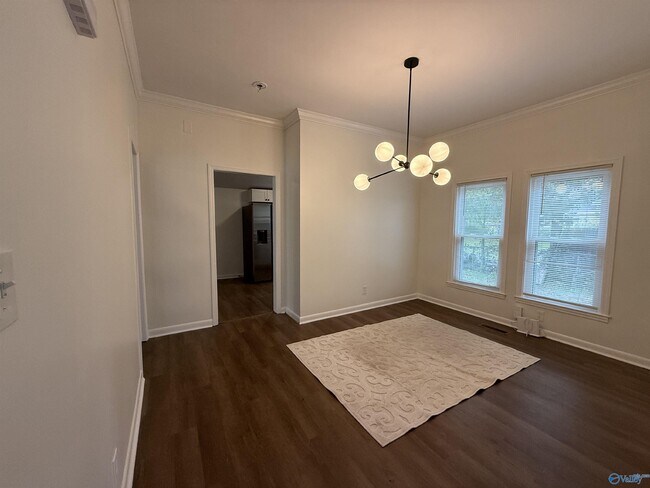 Photo - 2024 1st St SW