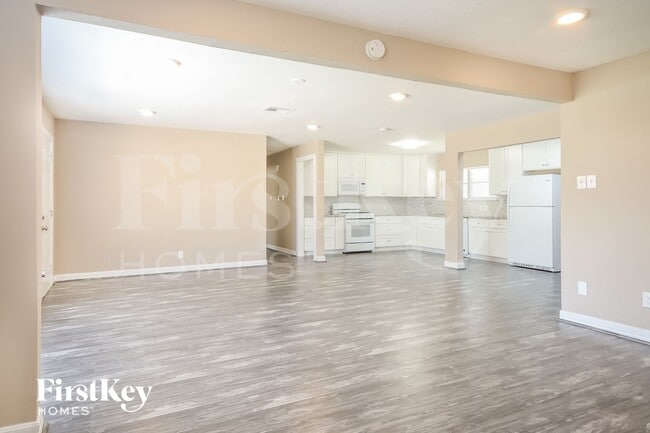 Photo - 1204 Trenton Ln