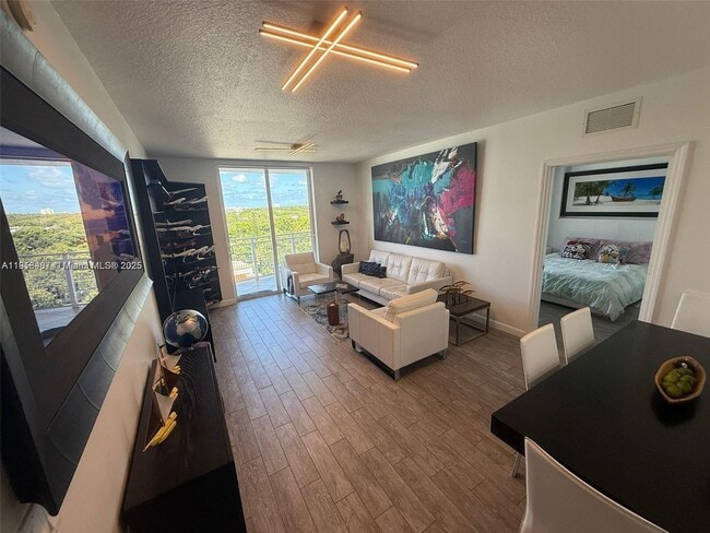 Photo - 2600 SW 27th Ave Unit 806